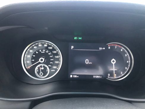 Used 2023 Genesis G70 2.0T image 10