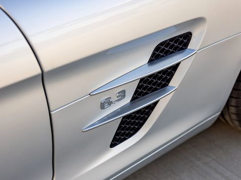 Used 2012 Mercedes-Benz SLS AMG AMG Coupe 2D image 37