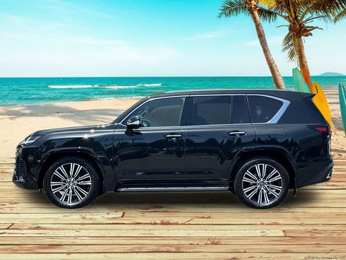 Used 2026 Lexus LX 700h Luxury AWD/4WD image 3