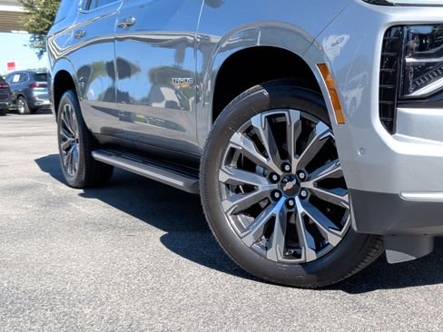 Used 2025 Chevrolet Tahoe High Country image 3