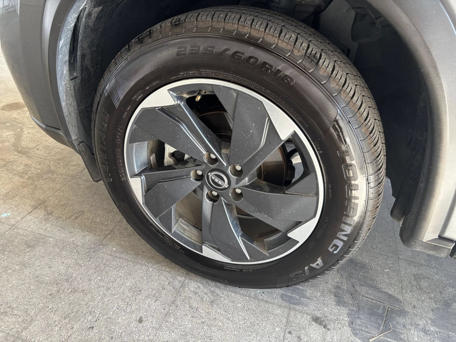 Used 2025 Nissan Rogue SV AWD/4WD image 31