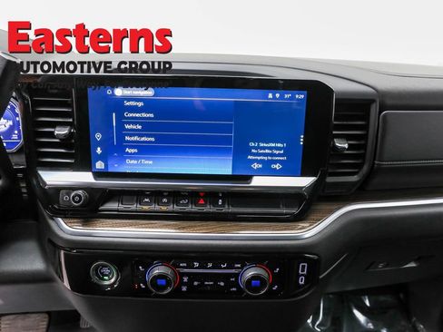 Used 2022 Chevrolet Silverado 1500 LT image 12