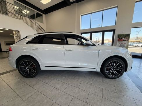 Used 2019 Audi Q8 Prestige image 8