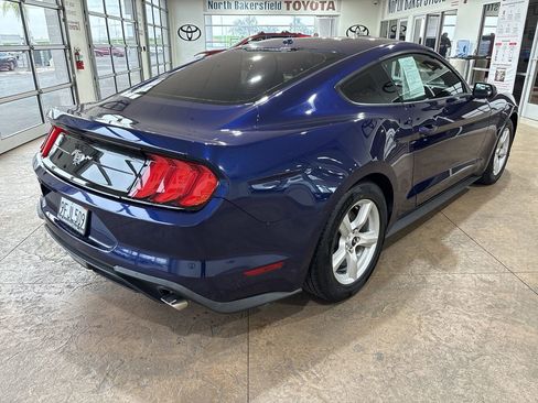 Used 2019 Ford Mustang Coupe image 2