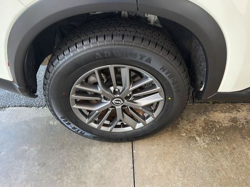 Used 2022 Nissan Rogue S AWD/4WD image 36