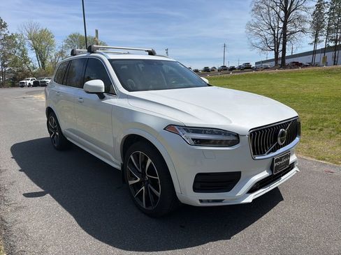 Used 2022 Volvo XC90 T6 Momentum w/ Advanced Package image 5