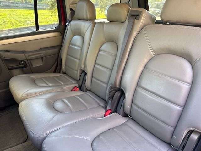 Used 2004 Ford Explorer XLT AWD/4WD image 19
