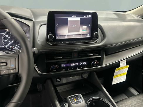 Used 2025 Nissan Rogue SV image 20