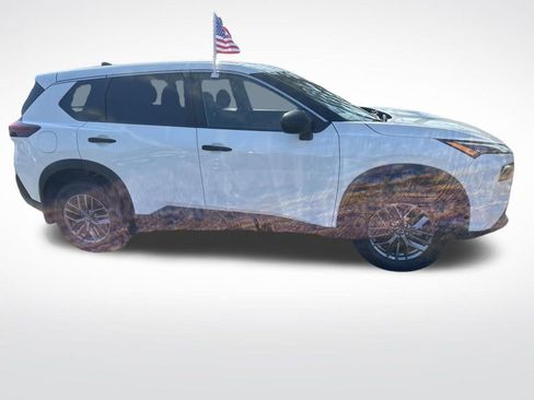 Used 2023 Nissan Rogue S AWD/4WD image 28