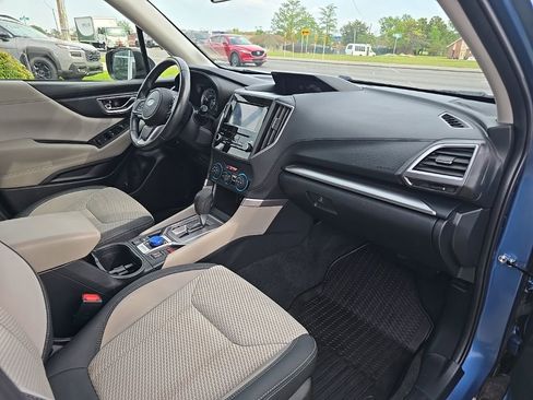 Used 2022 Subaru Forester Premium AWD/4WD image 31