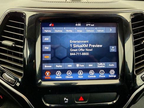 Used 2020 Jeep Cherokee Limited image 18