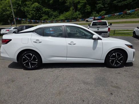 Used 2024 Nissan Sentra SV FWD image 5