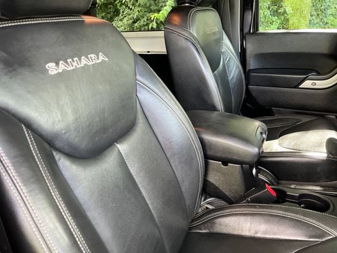 Used 2016 Jeep Wrangler Sahara AWD/4WD image 30