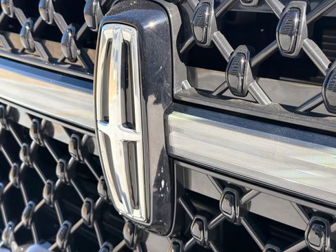 New 2026 Lincoln Navigator L Black Label AWD/4WD image 15