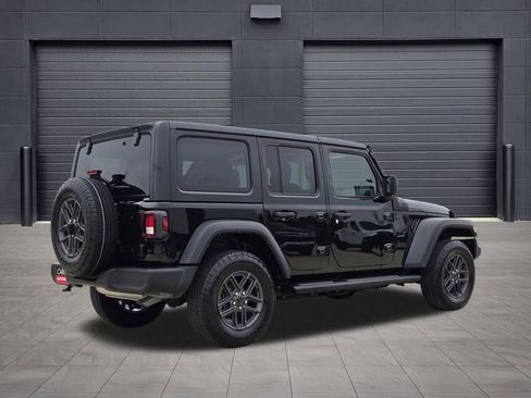 Used 2024 Jeep Wrangler Unlimited Sport AWD/4WD image 5