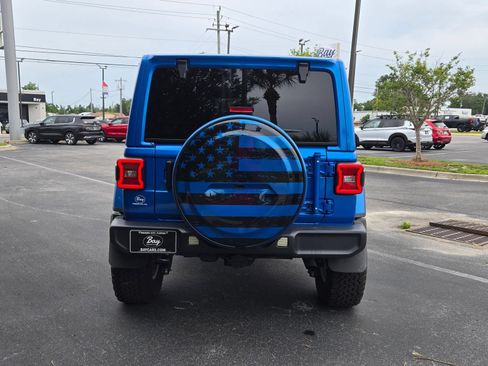 Used 2021 Jeep Wrangler Unlimited Sahara AWD/4WD image 6