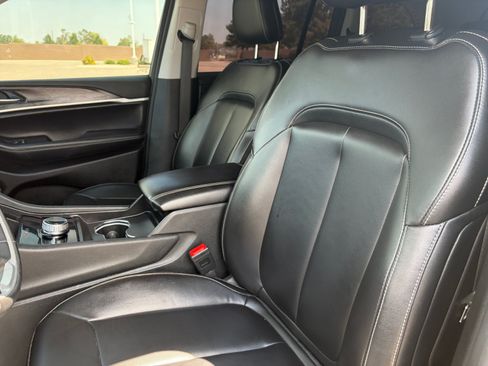 Used 2023 Jeep Grand Cherokee Limited AWD/4WD image 15