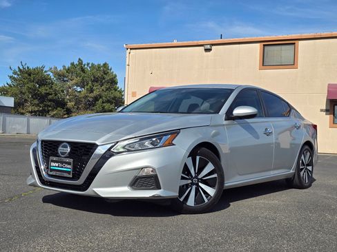 Used 2021 Nissan Altima 2.5 SV FWD image 32