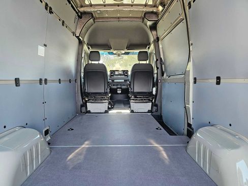 Used 2026 Mercedes-Benz Sprinter 2500 image 17
