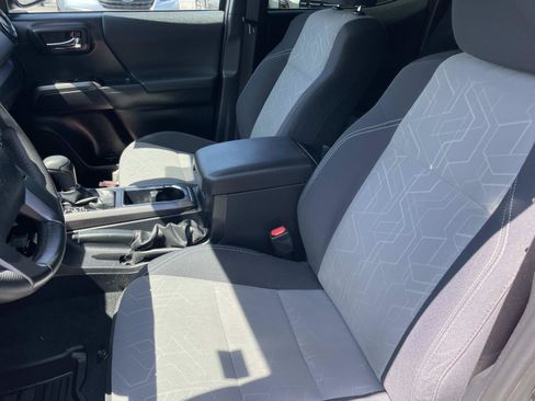 Used 2020 Toyota Tacoma TRD Sport w/ Technology Package RWD image 23