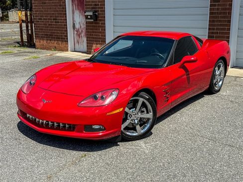 Used 2009 Chevrolet Corvette Coupe w/ Preferred Equipment Group RWD image 3