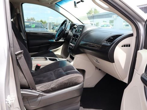 Used 2015 Dodge Grand Caravan SXT FWD image 13
