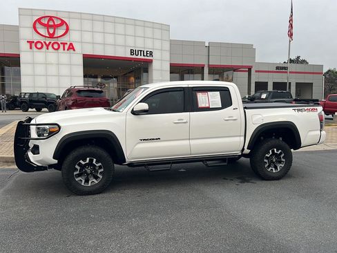 Used 2023 Toyota Tacoma TRD Off-Road w/ Technology Package image 3