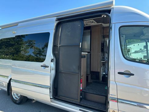 Used 2016 Mercedes-Benz Sprinter 3500 image 28