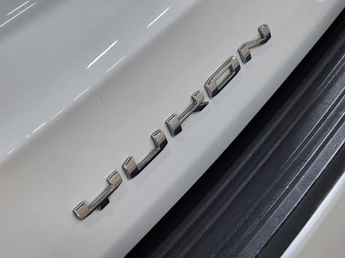 Used 2021 GMC Yukon Denali w/ Denali Premium Package AWD/4WD image 25