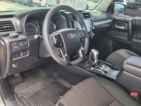 Used 2022 Toyota 4Runner TRD Off-Road AWD/4WD image 18