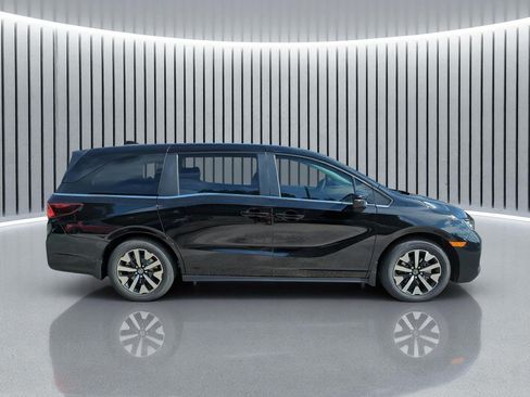Certified 2026 Honda Odyssey EX-L image 2