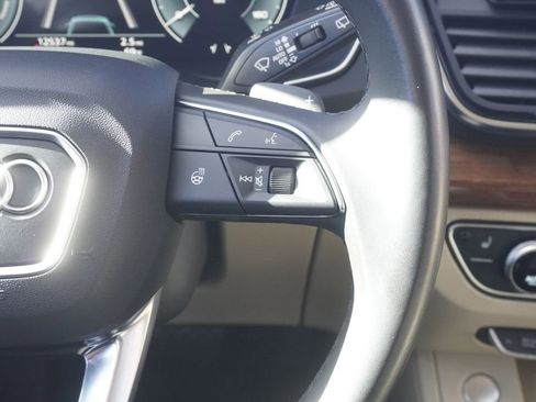 Used 2023 Audi Q5 e Premium w/ Convenience Package image 13