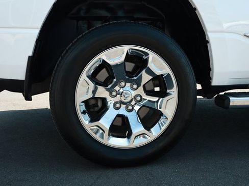 Used 2019 RAM 1500 Big Horn AWD/4WD image 5