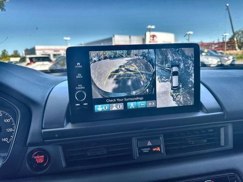 Used 2023 Honda Pilot TrailSport image 26