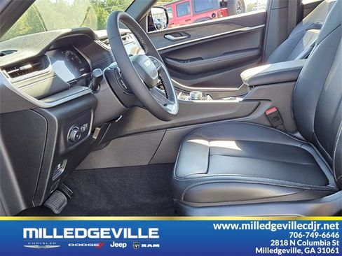 New 2025 Jeep Grand Cherokee Limited w/ Black Appearance Package image 7