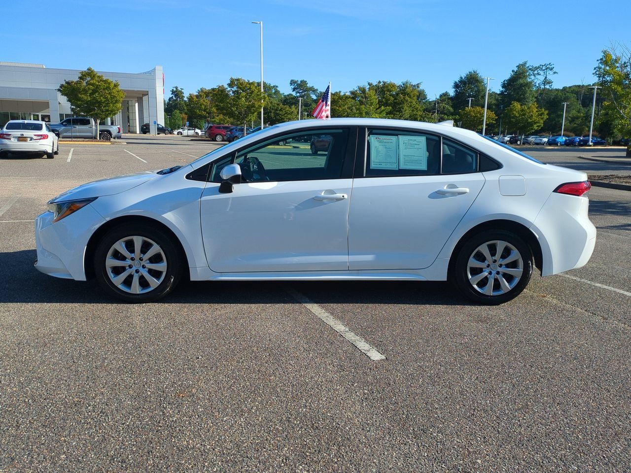 Used 2025 Toyota Corolla LE FWD image 7