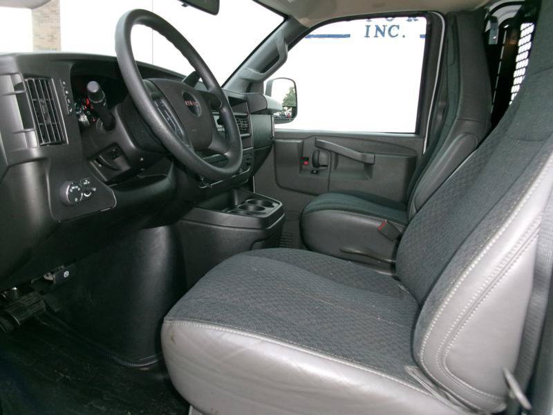 Used 2025 GMC Savana 2500 w/ Driver Convenience Package RWD image 5