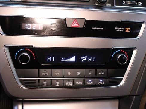 Used 2016 Hyundai Sonata SE image 25