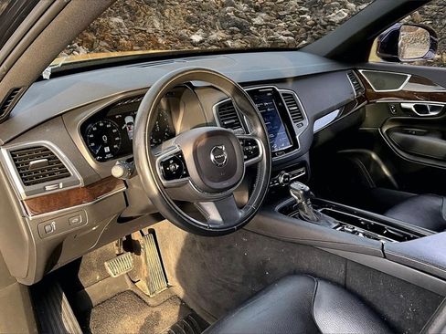 Used 2019 Volvo XC90 T6 Momentum w/ Protection Package image 12