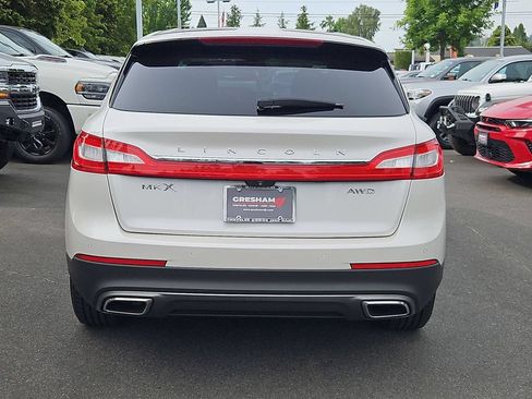 Used 2016 Lincoln MKX Select w/ Select Plus Package AWD/4WD image 6