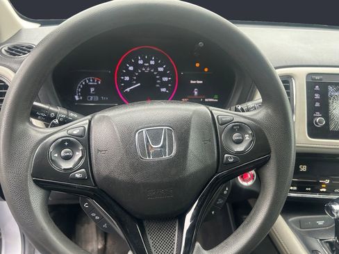 Used 2019 Honda HR-V EX image 12