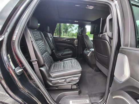 Used 2021 Cadillac Escalade Premium Luxury Platinum AWD/4WD image 39