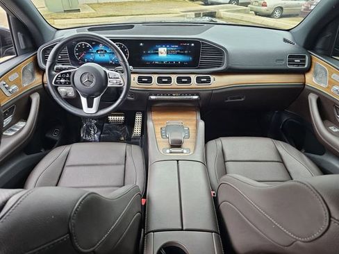 Used 2023 Mercedes-Benz GLS 450 4MATIC image 8