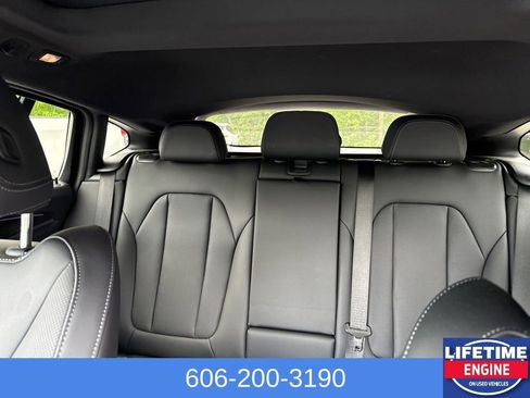 Used 2024 BMW X4 xDrive30i w/ Parking Assistance Package image 19