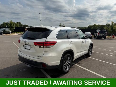 Used 2017 Toyota Highlander XLE w/ Carpet Mat Package AWD/4WD image 7