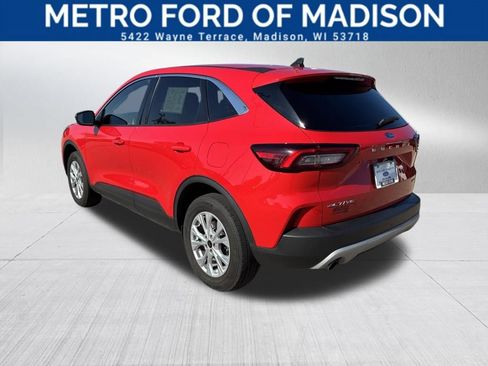 Used 2024 Ford Escape Active AWD/4WD image 3