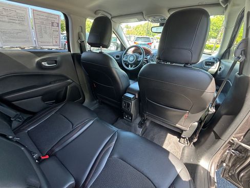 Used 2018 Jeep Compass Trailhawk AWD/4WD image 19