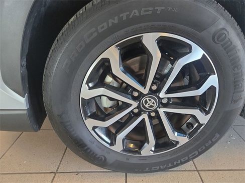 Used 2024 Toyota Corolla Cross SE image 10