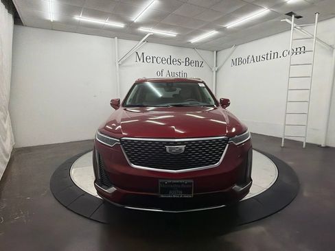 Used 2024 Cadillac XT6 Premium Luxury w/ Technology Package FWD image 2