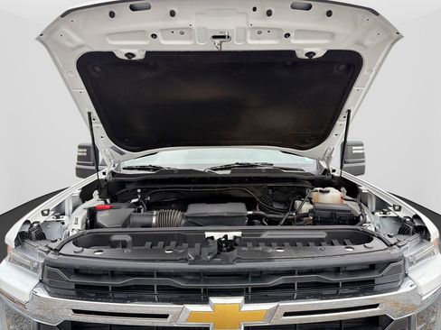 Used 2025 Chevrolet Silverado 2500 LT w/ Convenience Package image 39